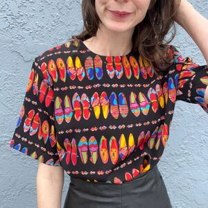 Vintage 90s Blouse In Medium Novelty Shoe Print Art Top